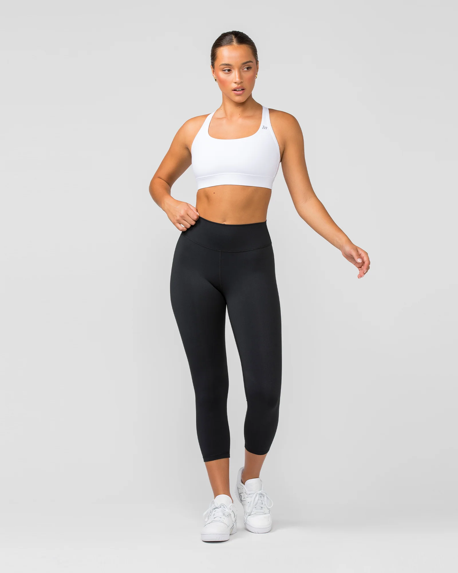 Signature Scrunch 7/8 Leggings - Black - Image 6