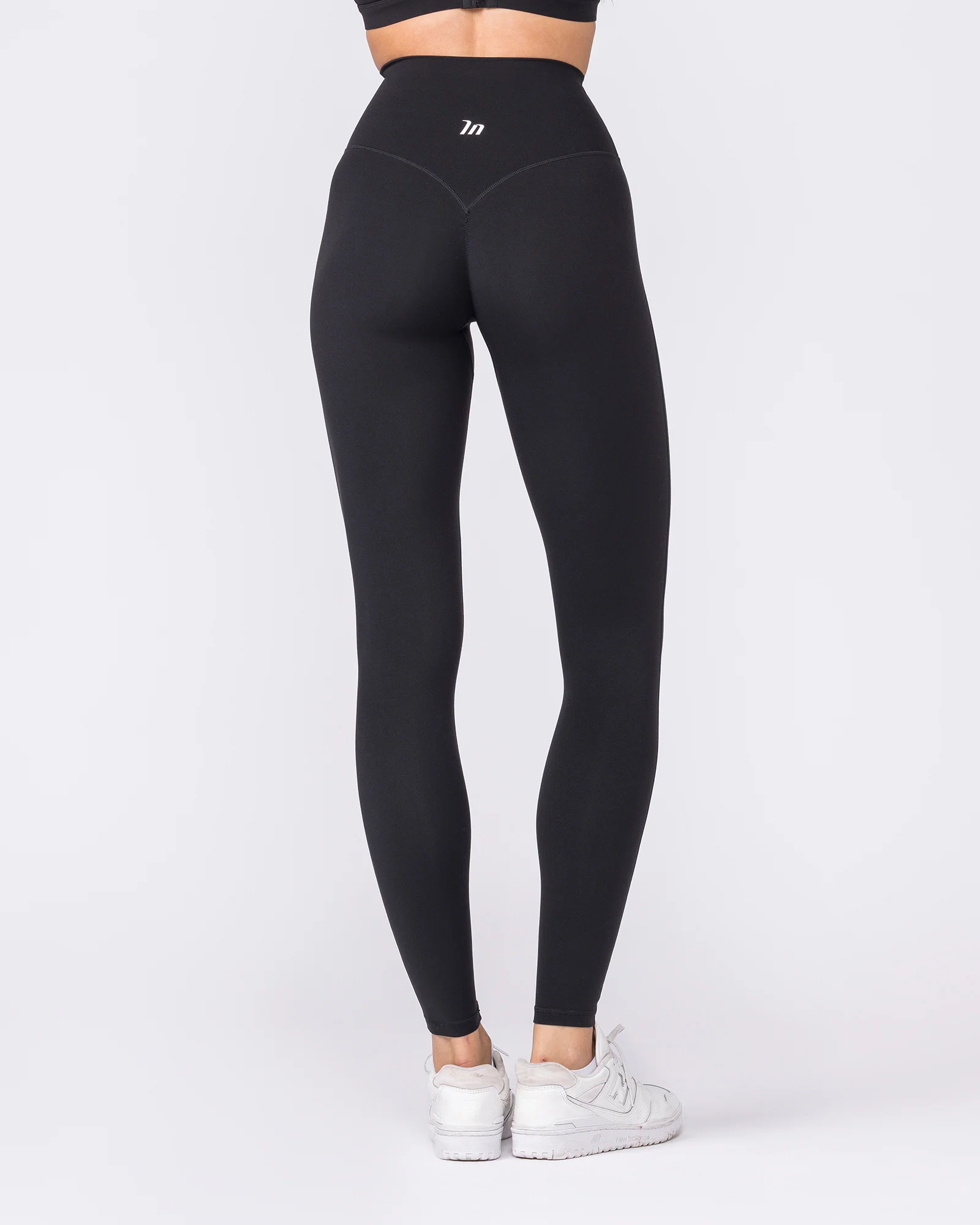 Aura Peachy High Invisible Scrunch Ankle Leggings - Black - Image 5
