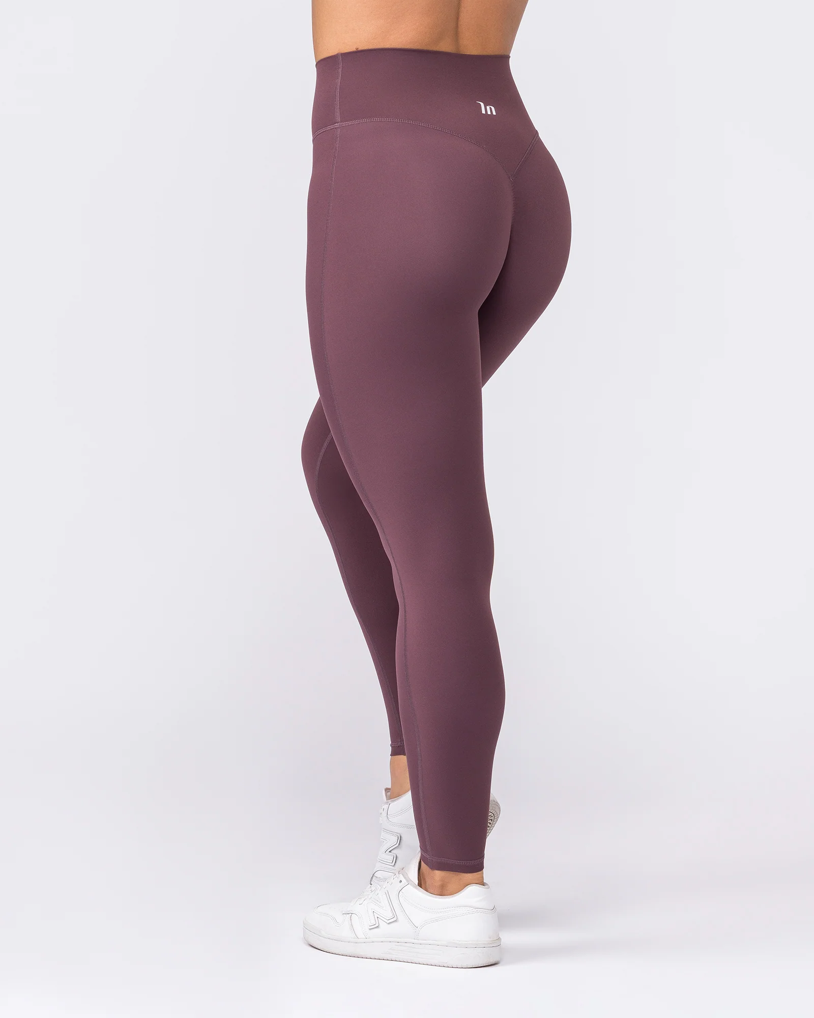 Aura Peachy Invisible Scrunch Ankle Leggings - Dark Cherry - Image 5