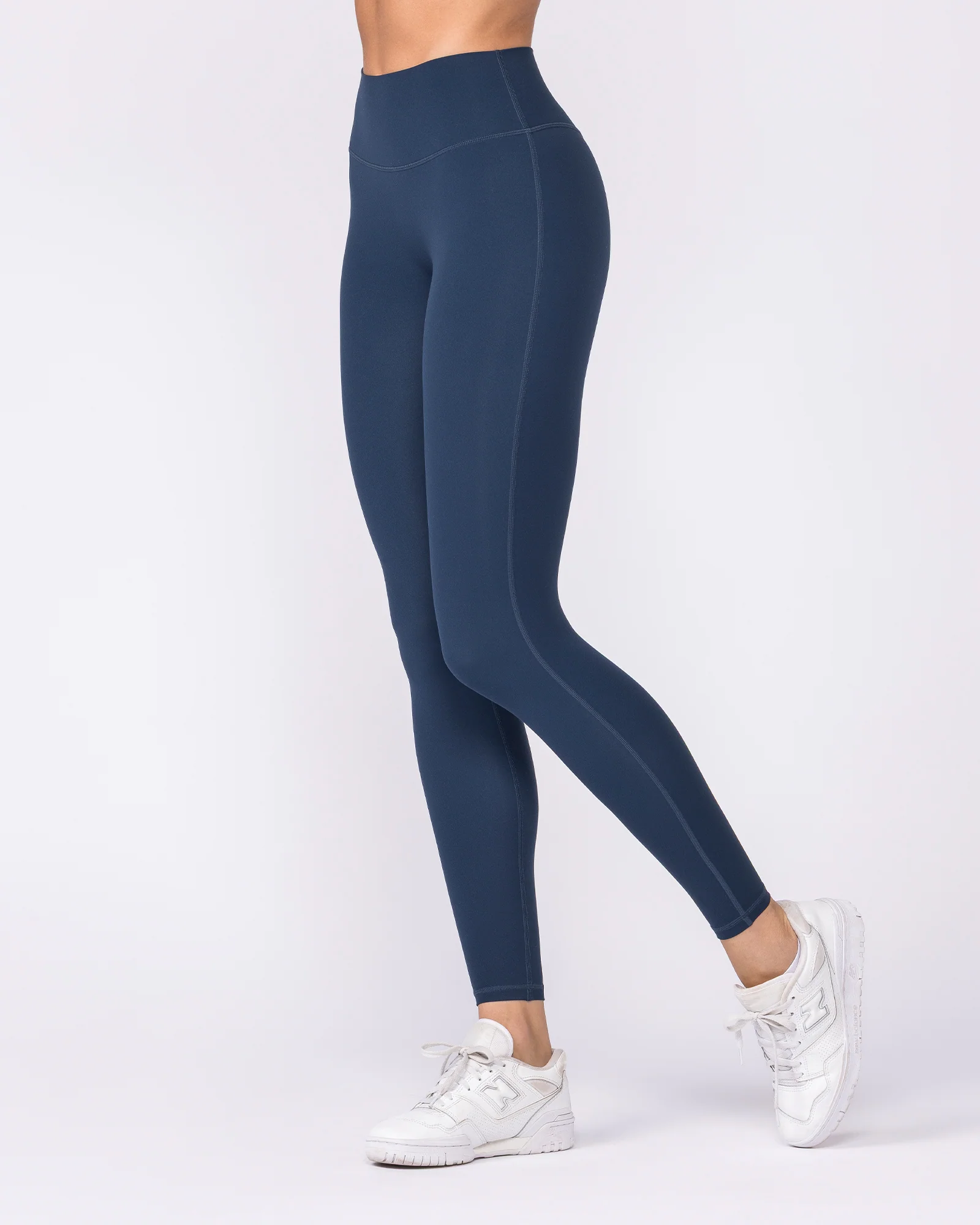 Aura Peachy Invisible Scrunch Ankle Leggings - Navy - Image 2