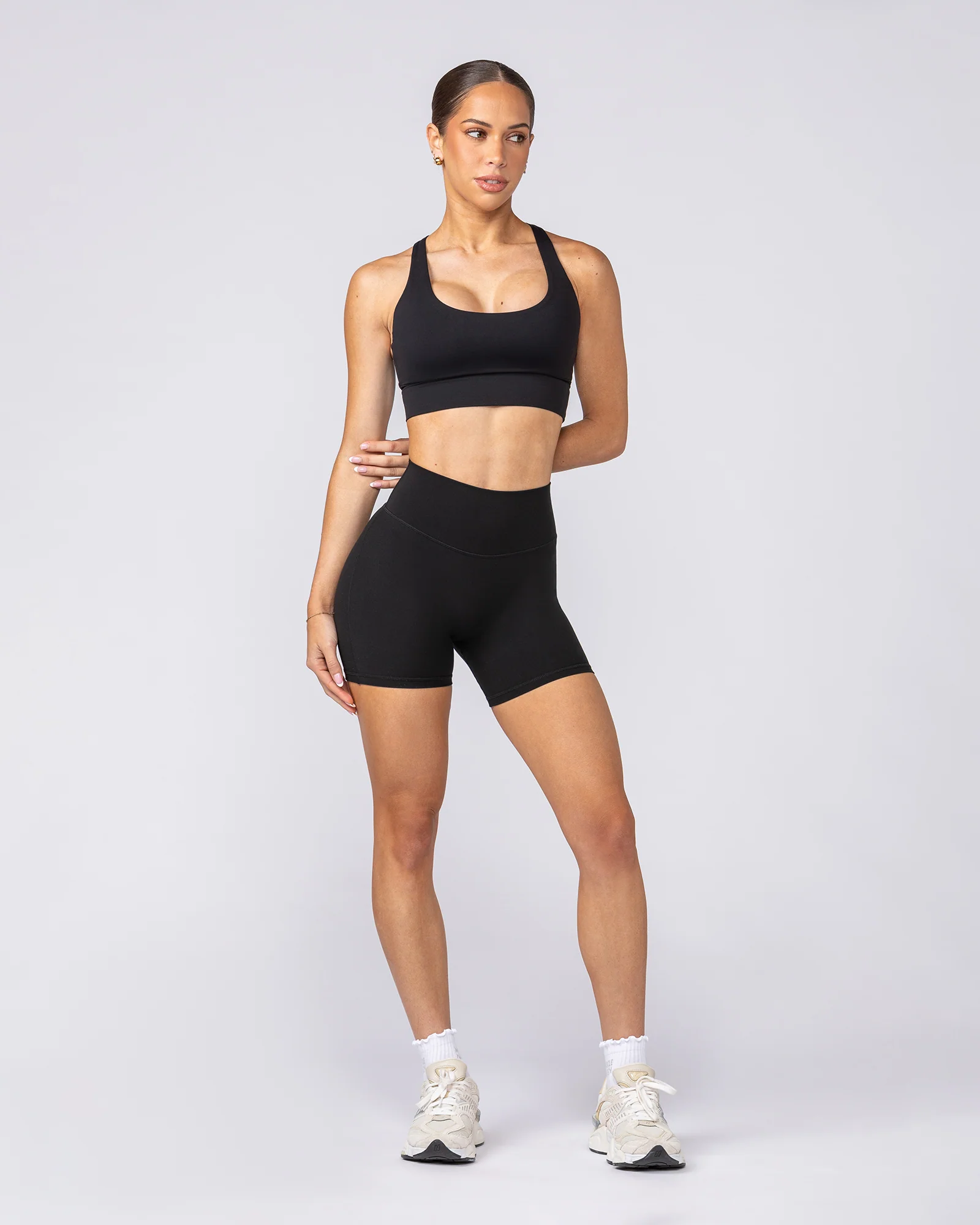 Aura Peachy Invisible Scrunch Midway Shorts - Black - Image 8