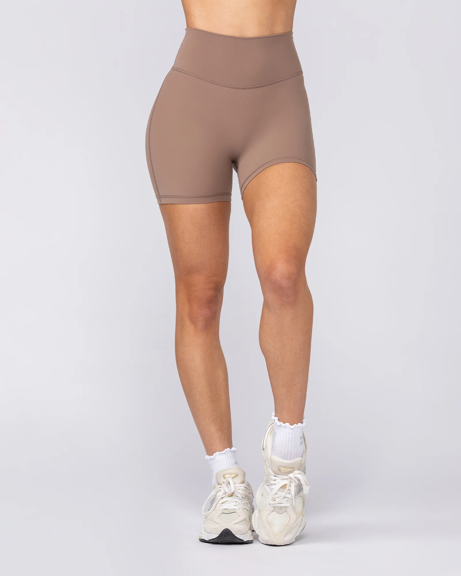 Aura Peachy Invisible Scrunch Midway Shorts - Cookie - Image 3