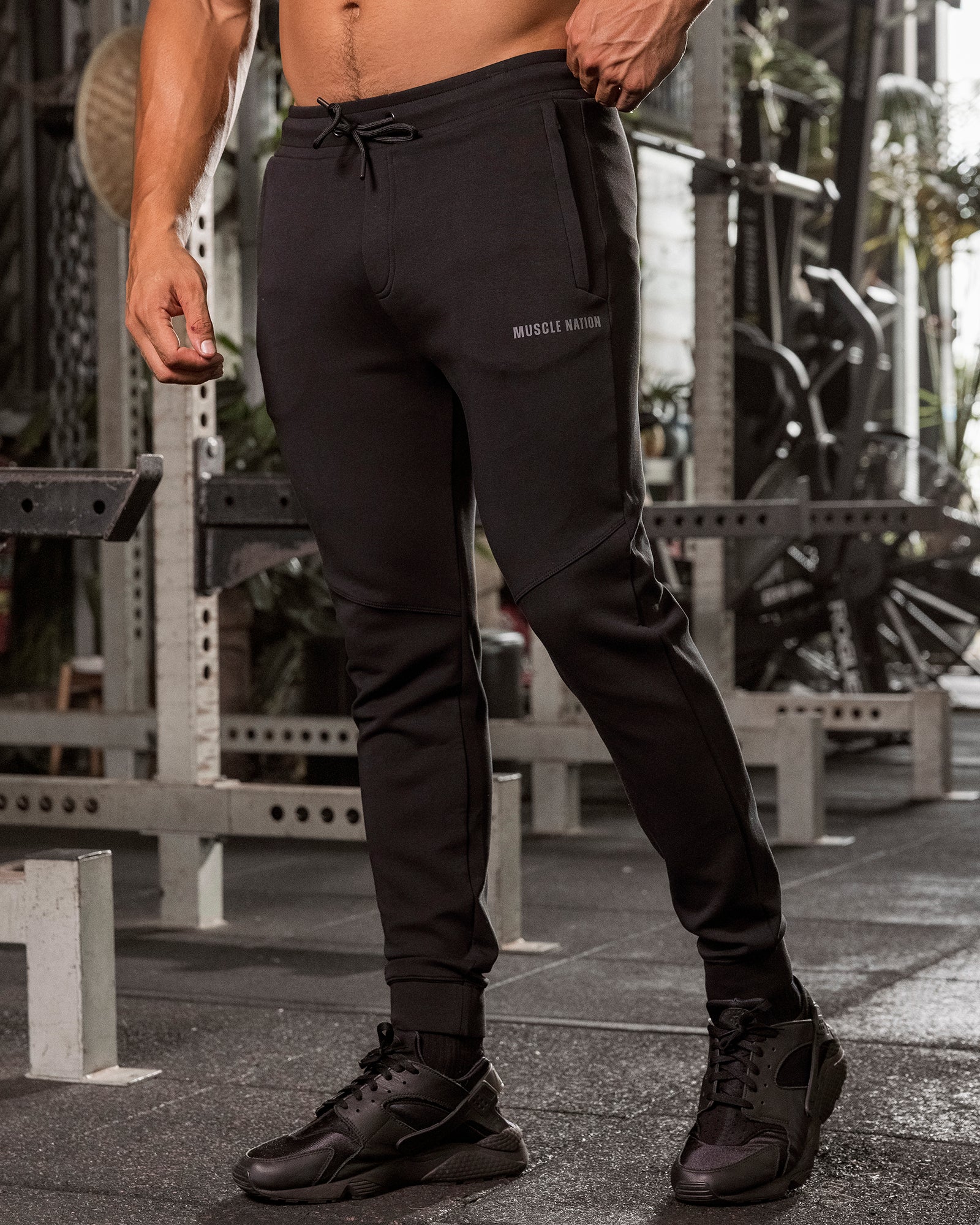 Essential Tech Pants - Black