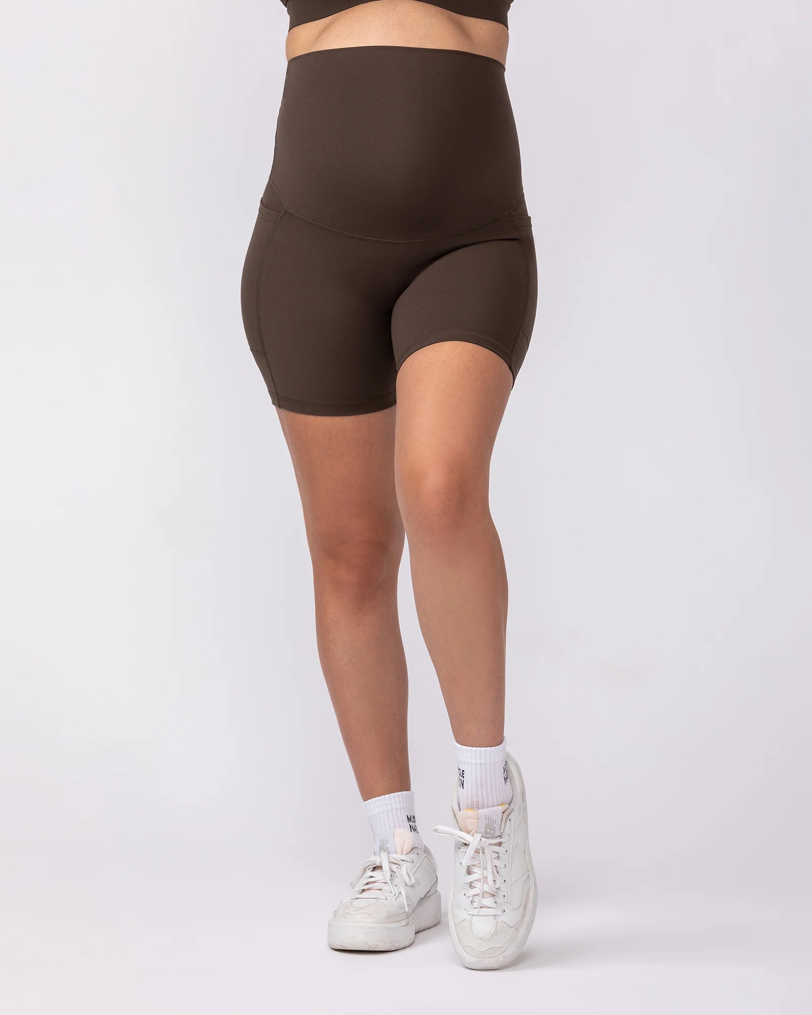 Maternity Everyday Pocket Bike Shorts - Deep Brown - Image 2